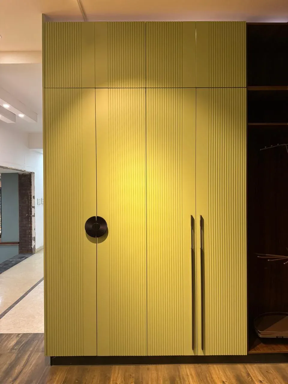 Fluted full-height wardrobe